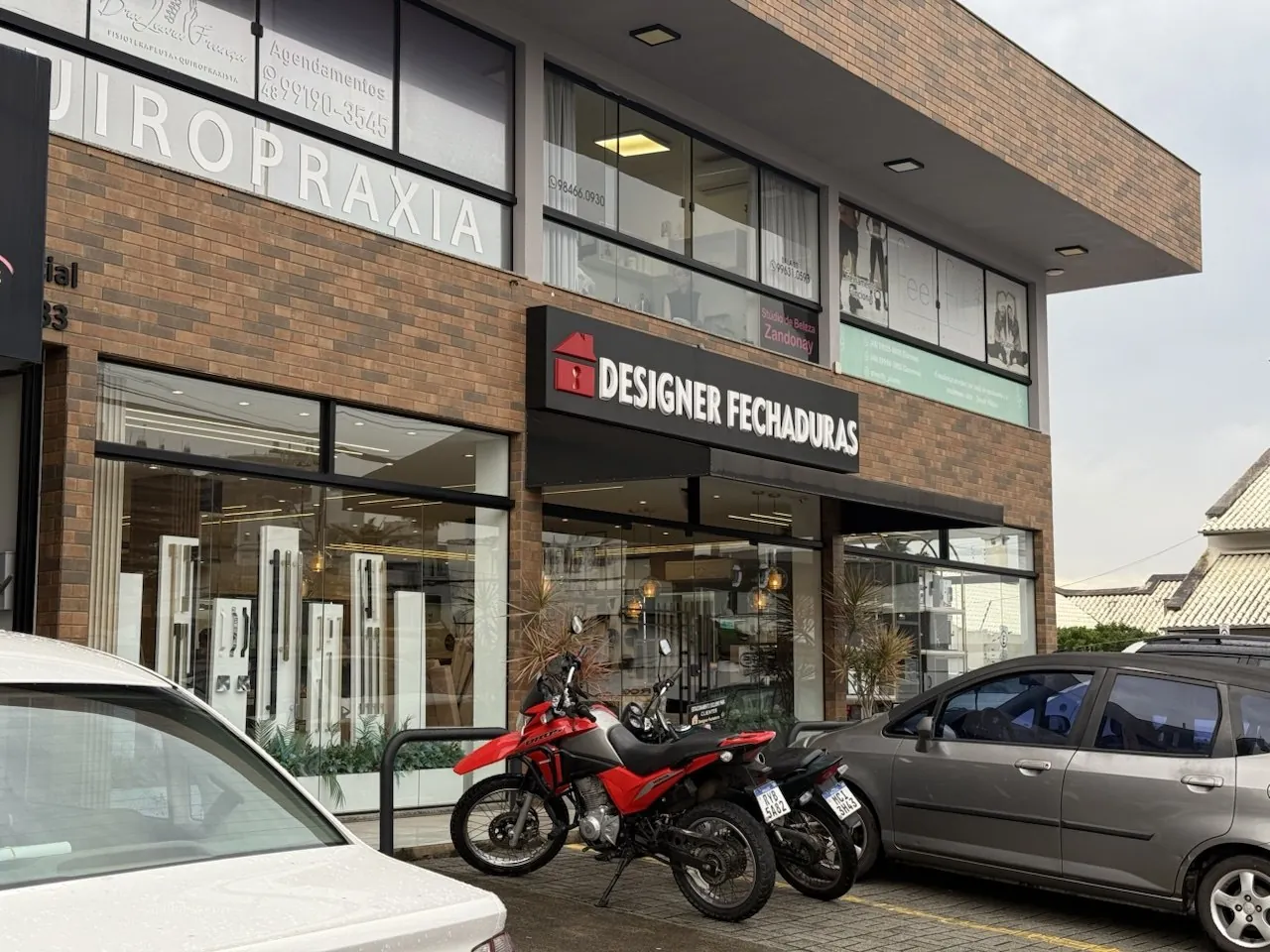 Fachada da loja Designer Fechaduras em São José-SC